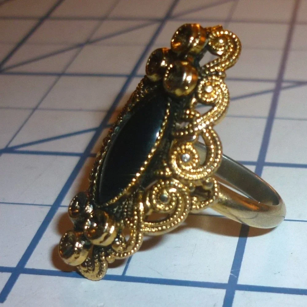 Vintage Gold Tone Black Cabochon Filigree Marquise Statement Ring sz 6-7